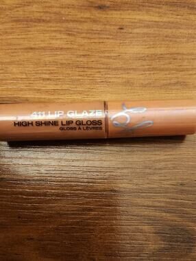 411 Lip Glaze High Shine Lip Gloss - Dialogue